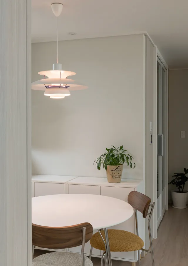 밝고 하얀 무드의, 판교 포레자이 홈스타일링