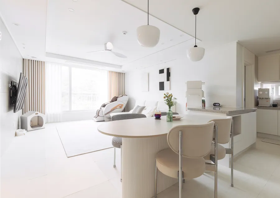 아이보리톤과 컬러 포인트, 초월역 한라비발디