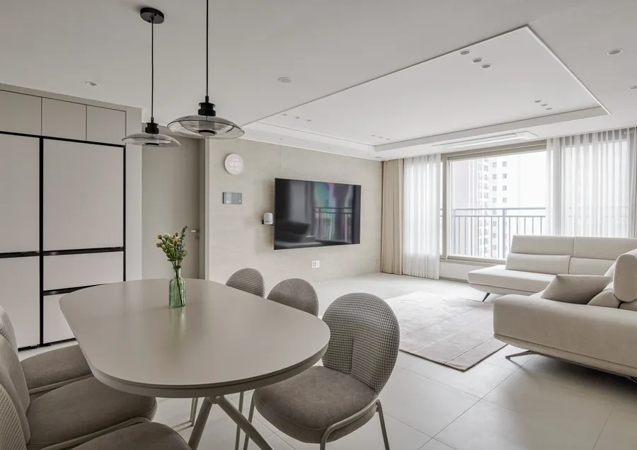 블랙 앤 화이트 컨셉의, 진산 삼성 래미안