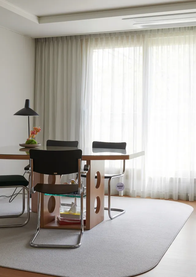 재배치와 새로운 가구의 조화, 래미안강남힐즈 홈스타일링