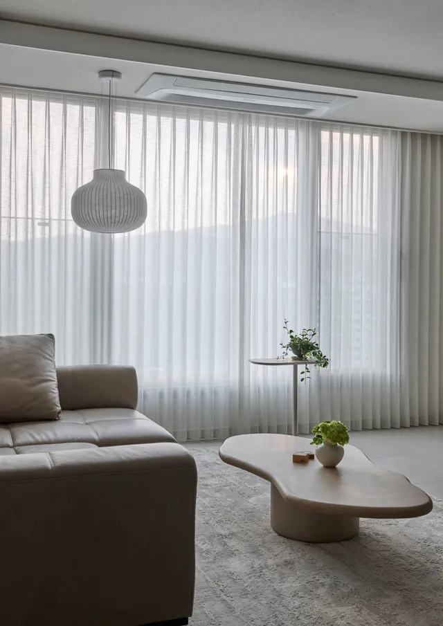 채우지 않은 여백이 외부를 담아내는 넉넉한 공간, 판교풍경채어바니티 홈스타일링