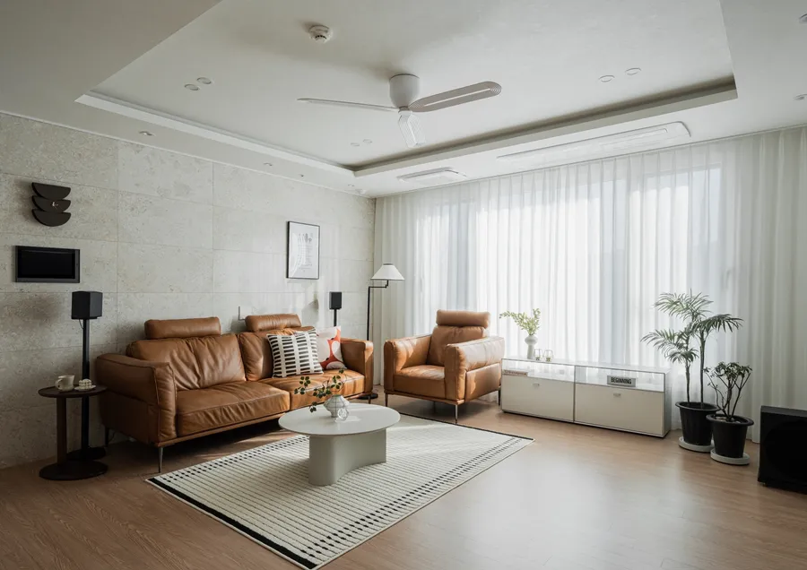 단정하고 따뜻한 온기가 느껴지는, 별양동 과천자이